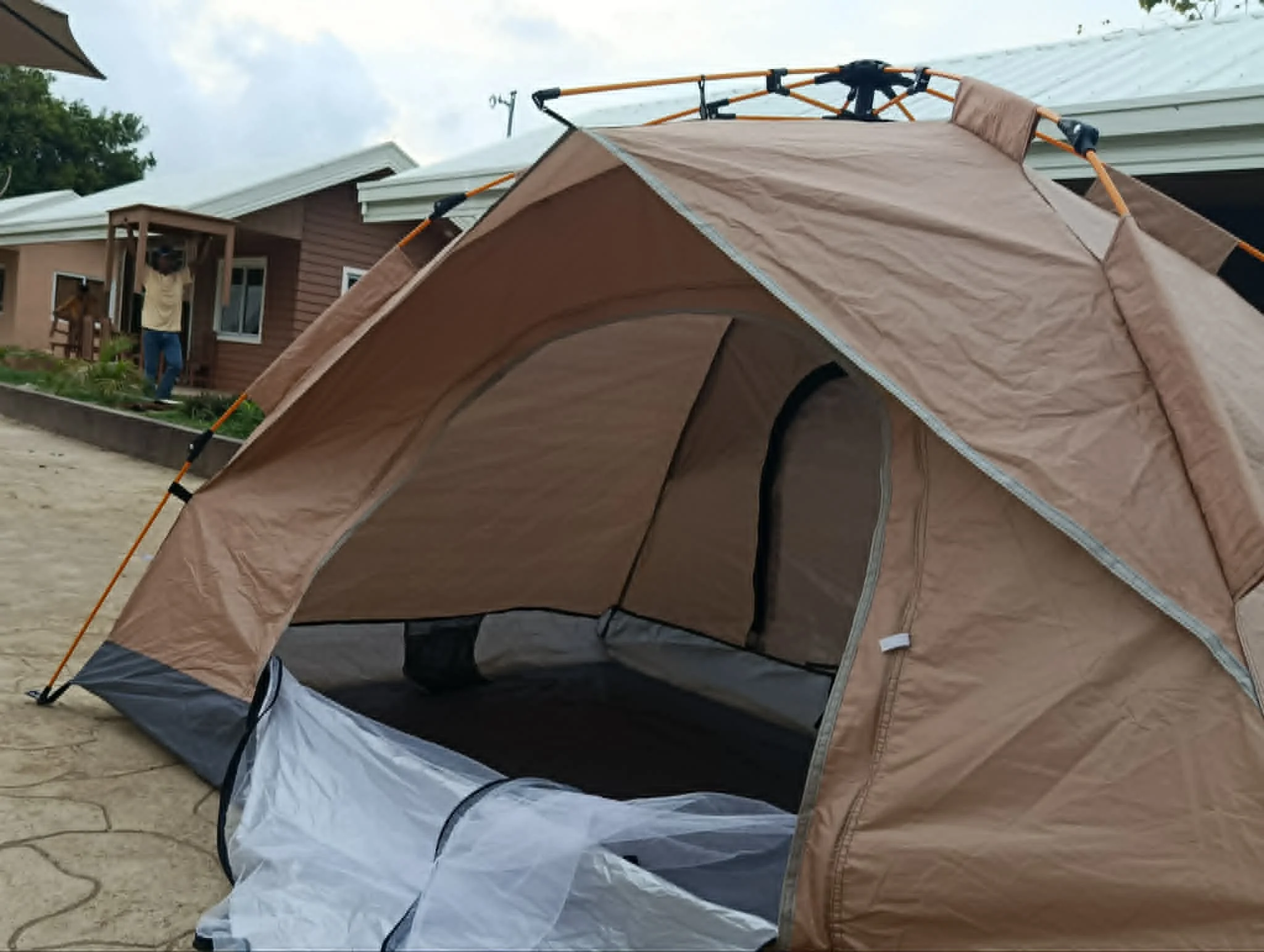 Camping Tent - Image 4